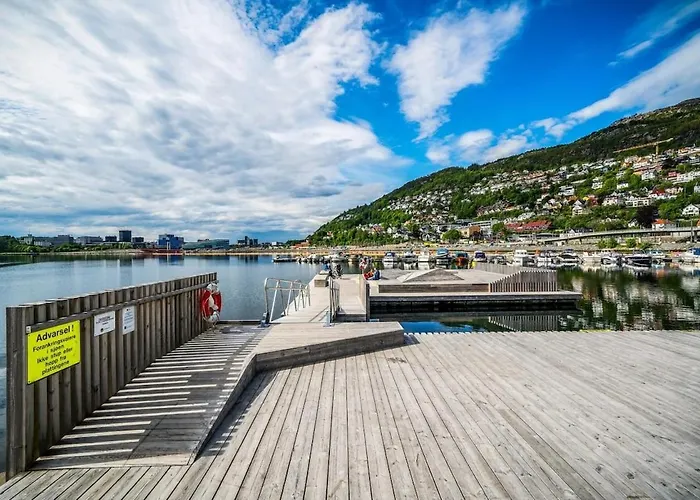 Near Center With Free Parking Bergen